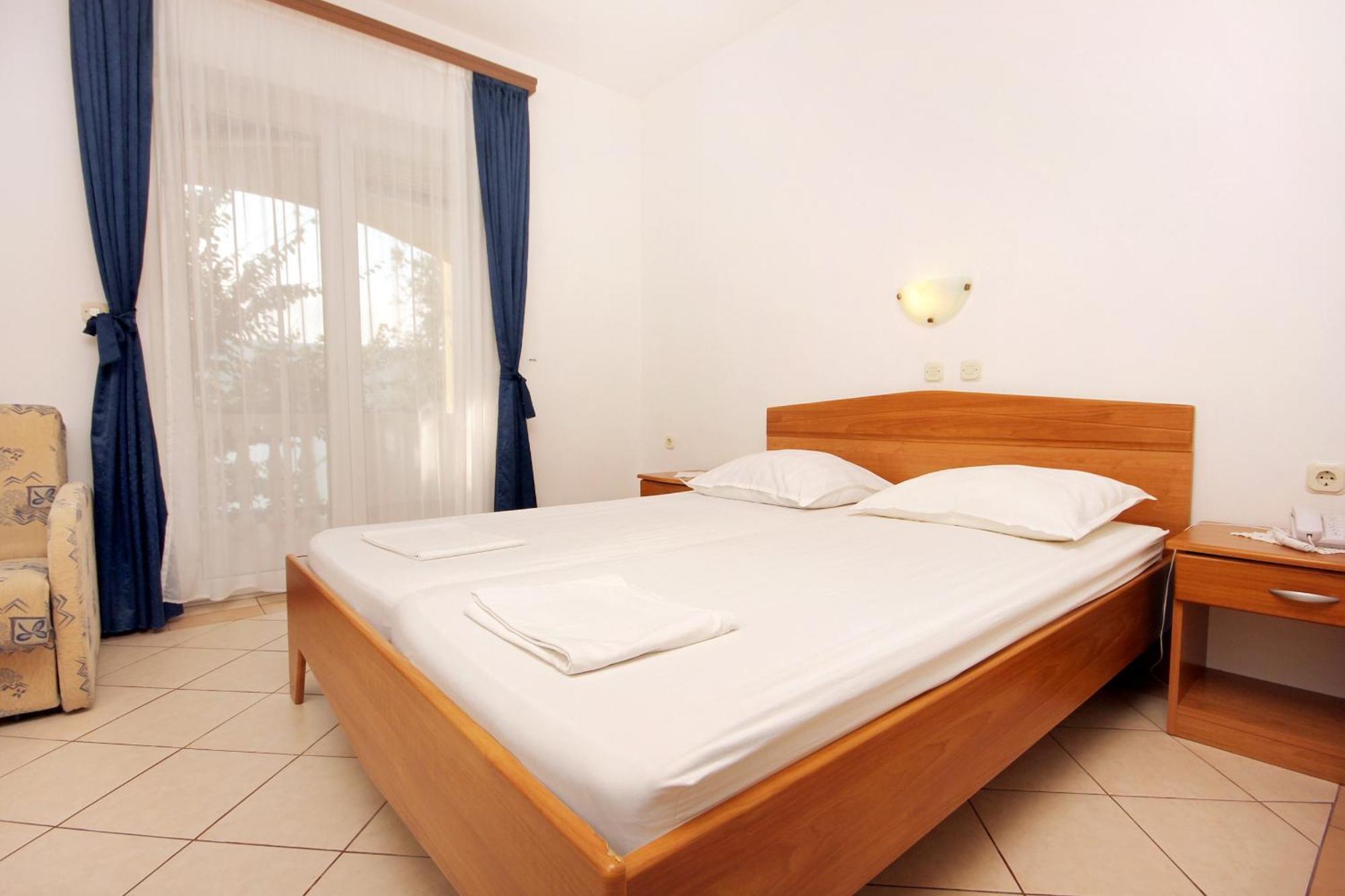 Apartments And Rooms By The Sea Pag - 3152 パグ エクステリア 写真